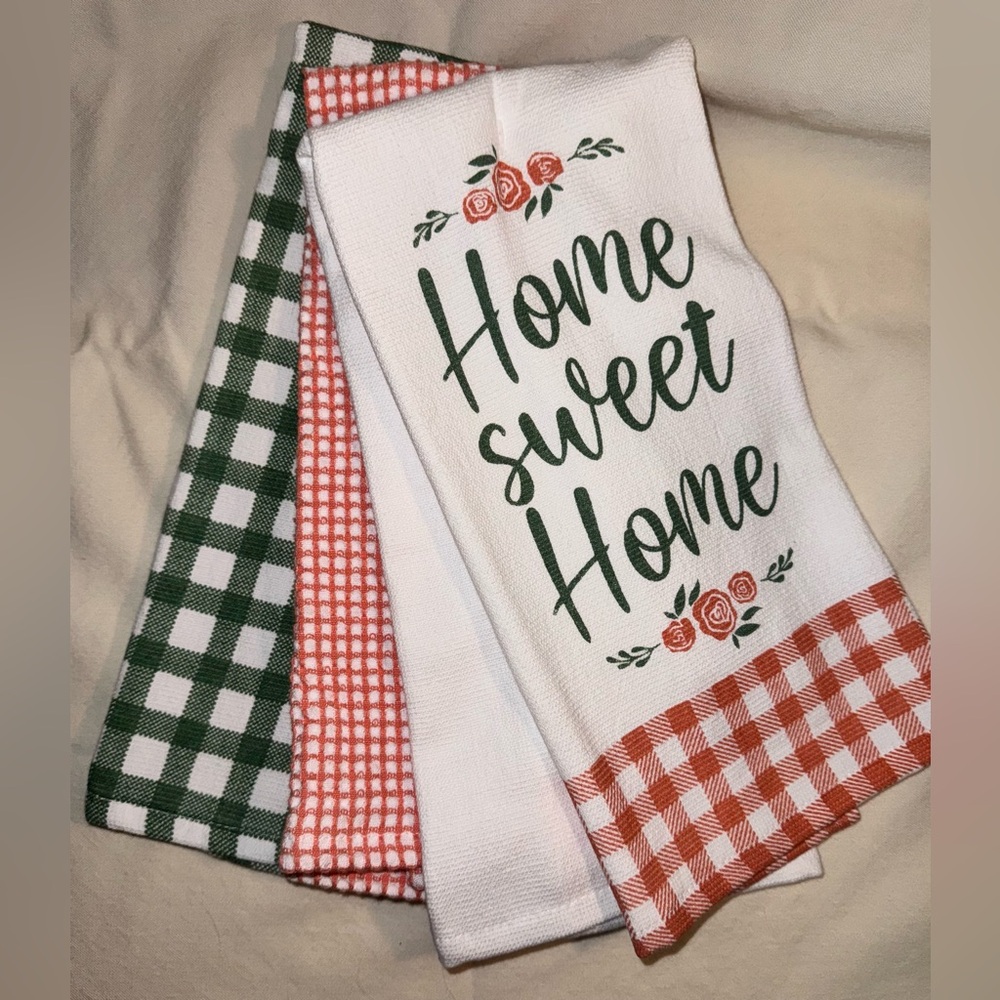 Home Sweet Home Kitchen Towels Set 4 Towels in the Set. NEW